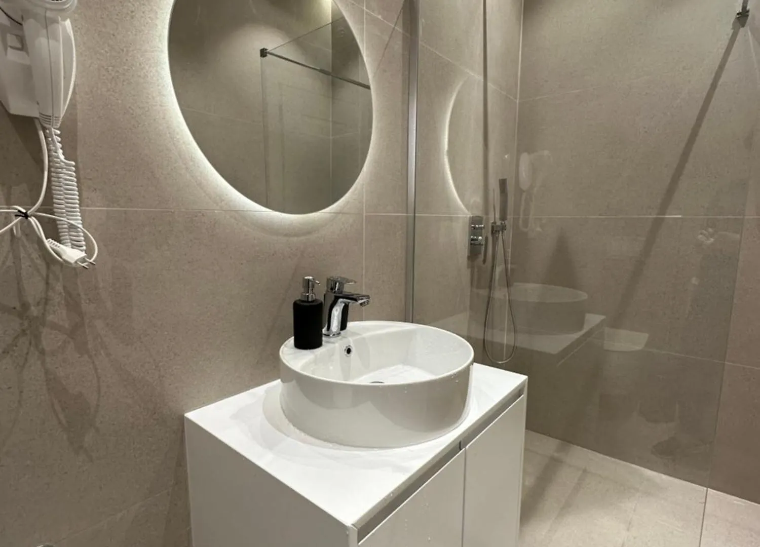 Delux Suite 102 Tirana 0*,