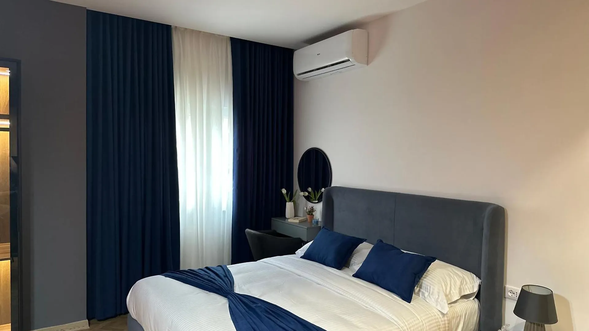 Apartment Delux Suite 102 Tirana Albania