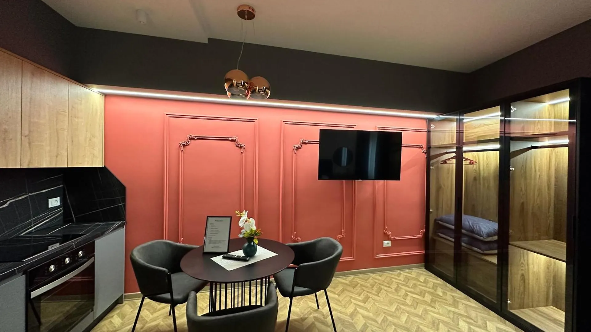 Delux Suite 102 Tirana Albania